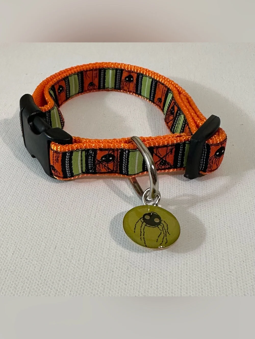 HALLOWEEN SPIDER LIGHT UP COLLAR